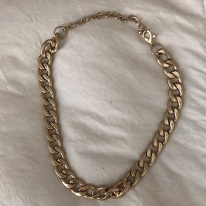 Lulu’s chunky gold chain necklace